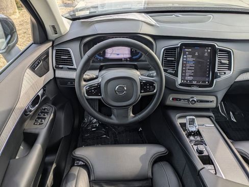 New 2025 Volvo XC90 T8 Ultra w/ Protection Package Premier image 17