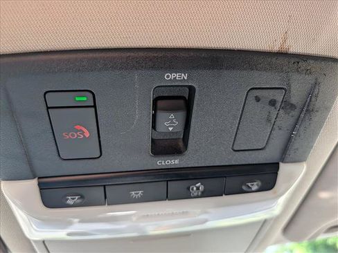 Used 2023 Nissan Altima 2.0 SR FWD image 35