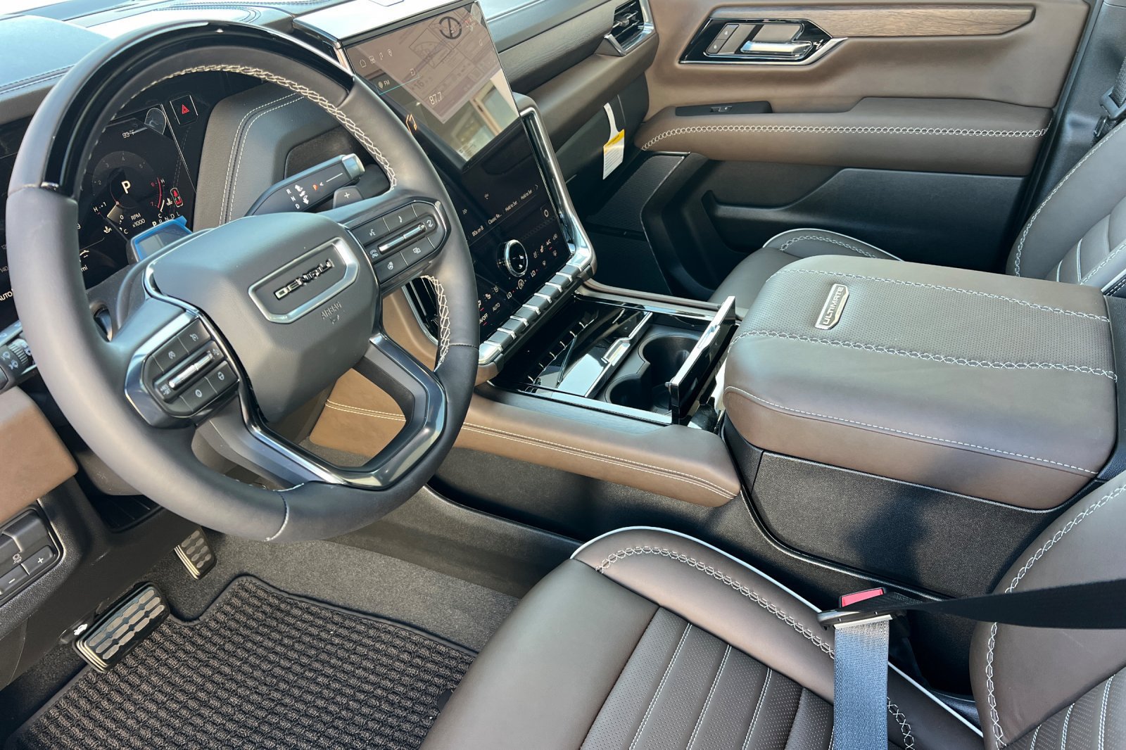 New 2026 GMC Yukon Denali Ultimate w/ LPO, Illumination Package AWD/4WD image 8