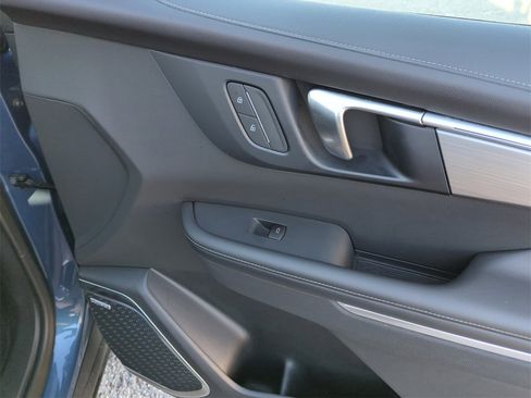 Used 2025 Buick Enclave Preferred image 33