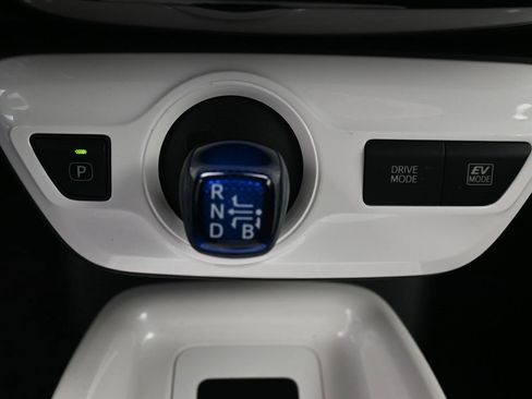 Used 2016 Toyota Prius Three Touring image 23