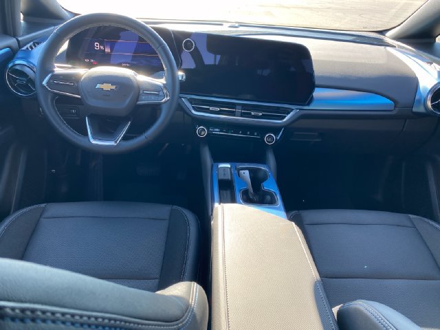 Certified 2024 Chevrolet Equinox EV LT w/ LPO, Active Package FWD image 5