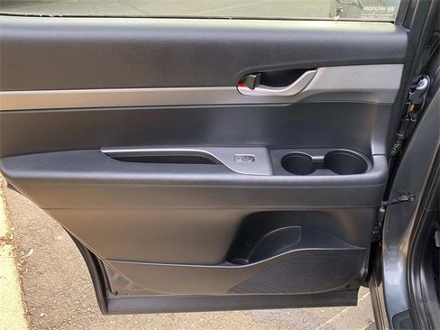 Used 2023 Hyundai Palisade SE image 11