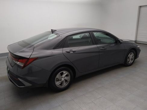 Used 2024 Hyundai Elantra SE FWD image 10