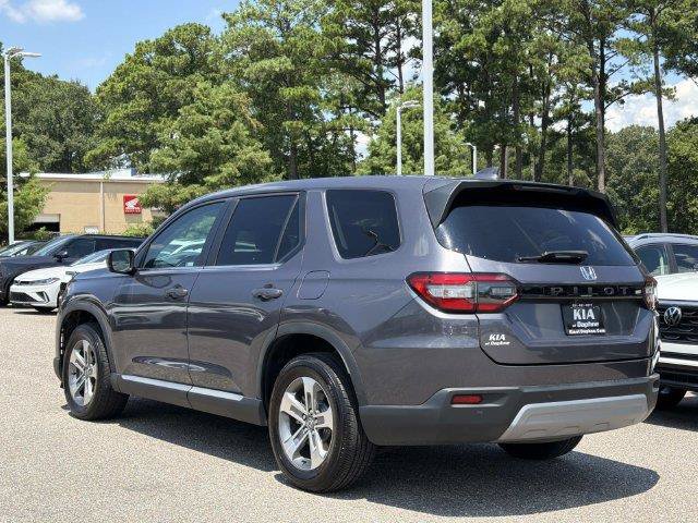 Used 2023 Honda Pilot EX-L image 6