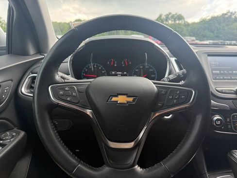 Used 2018 Chevrolet Equinox LT FWD image 21