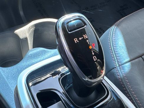 Used 2019 Chevrolet Bolt Premier w/ Infotainment Package FWD image 27