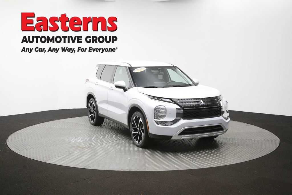 Used 2024 Mitsubishi Outlander SE AWD/4WD image 53