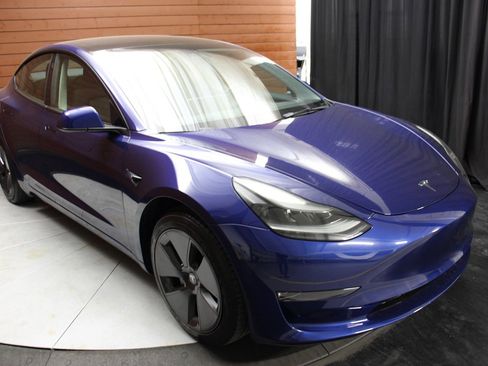 Used 2023 Tesla Model 3 Standard Range image 5