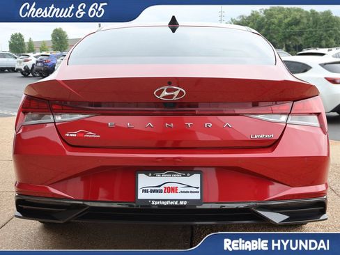 Used 2023 Hyundai Elantra Limited FWD image 5