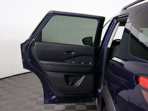 Used 2024 Nissan Pathfinder SV image 21