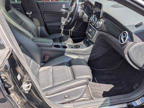 Used 2018 Mercedes-Benz CLA 250 4MATIC image 9