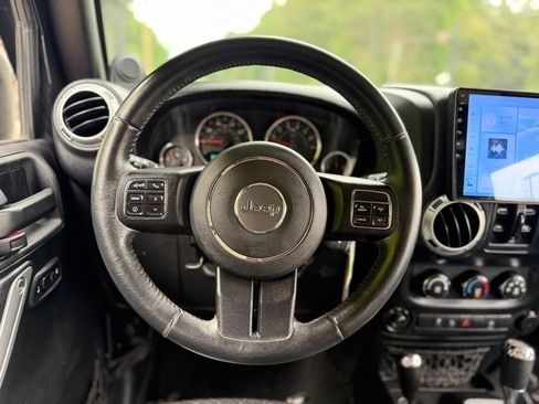 Used 2013 Jeep Wrangler Unlimited Sahara w/ Connectivity Group AWD/4WD image 42