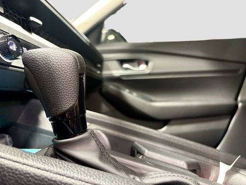 Used 2024 Honda Accord EX image 17