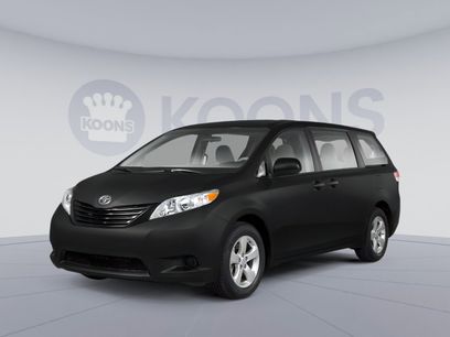 Used 2013 Toyota Sienna XLE w/ Entertainment Pkg