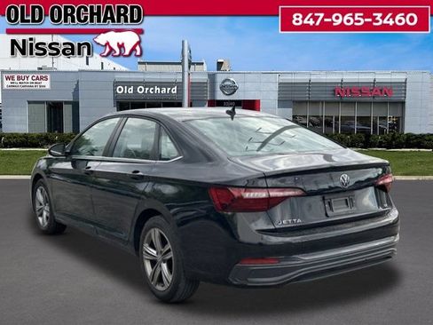 Used 2024 Volkswagen Jetta SE FWD image 8