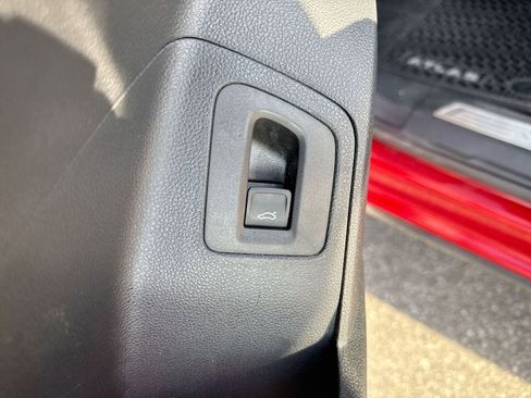 Used 2022 Volkswagen Atlas Cross Sport SEL R-Line image 29