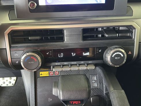 Used 2025 Toyota 4Runner TRD Sport AWD/4WD image 18