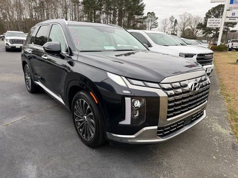 Used 2024 Hyundai Palisade Calligraphy image 3