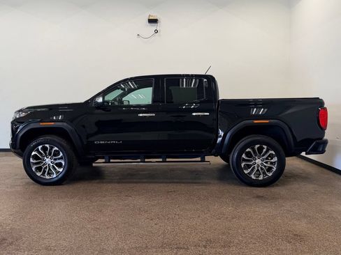 Used 2023 GMC Canyon Denali AWD/4WD image 2