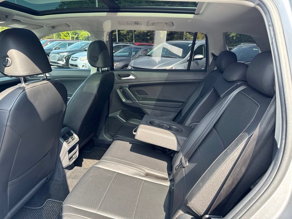 Used 2020 Volkswagen Tiguan SEL w/ 3rd Row Seat Package AWD/4WD image 7