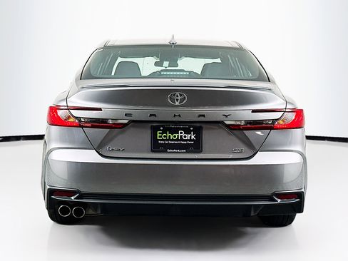 Used 2025 Toyota Camry SE image 7