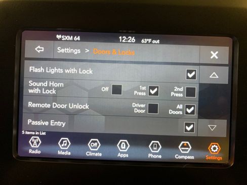 Used 2019 Jeep Cherokee Latitude Plus AWD/4WD image 40