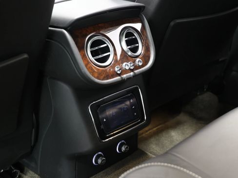 Used 2017 Bentley Bentayga AWD/4WD image 65