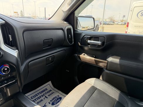 Used 2021 Chevrolet Silverado 1500 LT Trail Boss w/ Convenience Package II AWD/4WD image 11