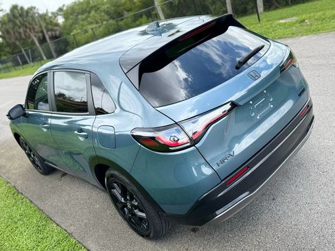 Used 2025 Honda HR-V Sport image 9