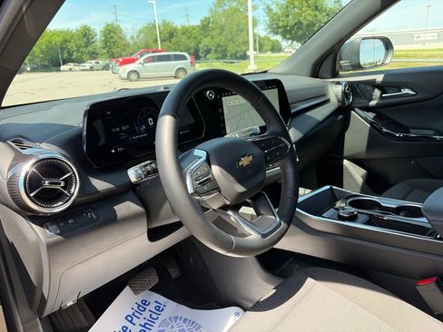 Used 2026 Chevrolet Equinox LT FWD image 50