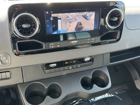 New 2025 Mercedes-Benz Sprinter 2500 image 9
