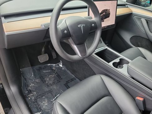 Used 2023 Tesla Model Y Long Range AWD/4WD image 22