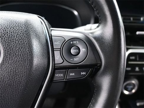 Used 2023 Toyota Venza Limited image 18