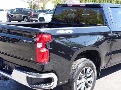 Used 2023 Chevrolet Silverado 1500 LT AWD/4WD image 11