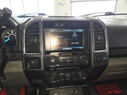 Used 2015 Ford F150 XLT w/ Equipment Group 302A Luxury image 33