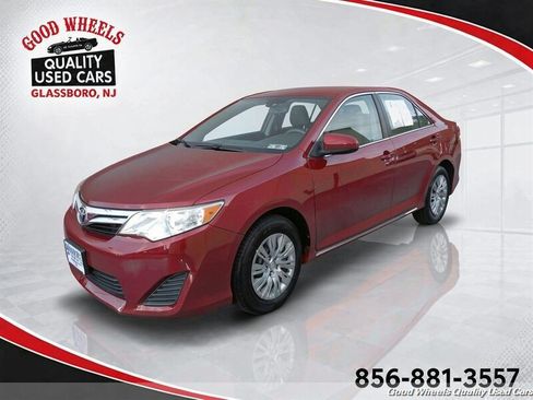 Used 2012 Toyota Camry LE FWD image 1