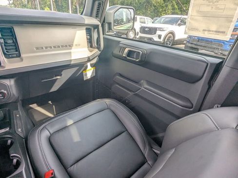 New 2025 Ford Bronco Outer Banks image 18