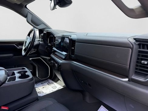 Used 2022 Chevrolet Silverado 1500 LT AWD/4WD image 18
