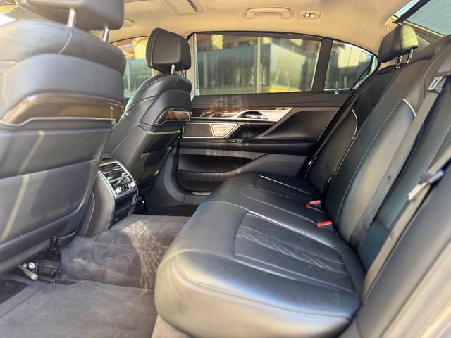 Used 2020 BMW 740i RWD image 34