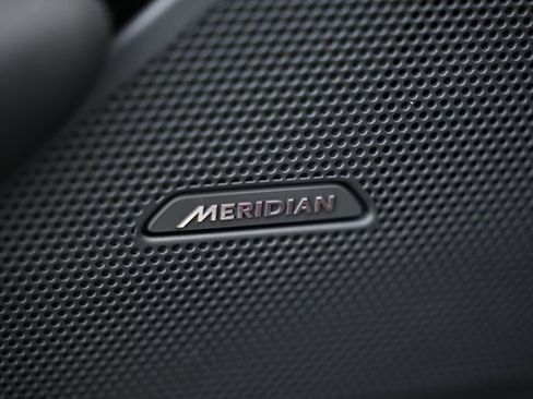 New 2026 Land Rover Range Rover Velar Dynamic SE image 23