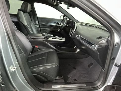 Used 2024 Cadillac Lyriq Tech RWD image 31