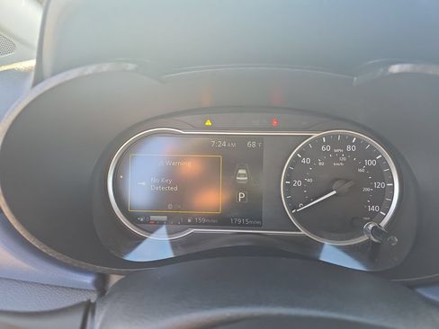 Used 2025 Nissan Versa SV FWD image 15