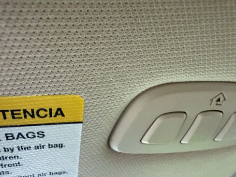 Used 2023 Ford Explorer Limited image 22