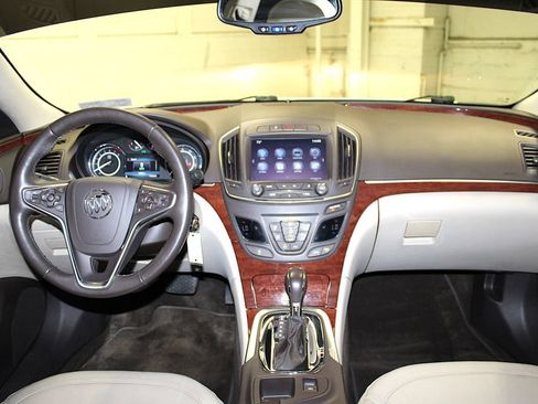 Used 2016 Buick Regal FWD image 9