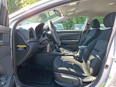 Used 2018 Hyundai Elantra SE FWD image 13
