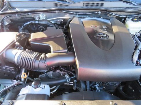 Certified 2020 Toyota Tacoma TRD Off-Road w/ TRD Premium Off Road Package image 40