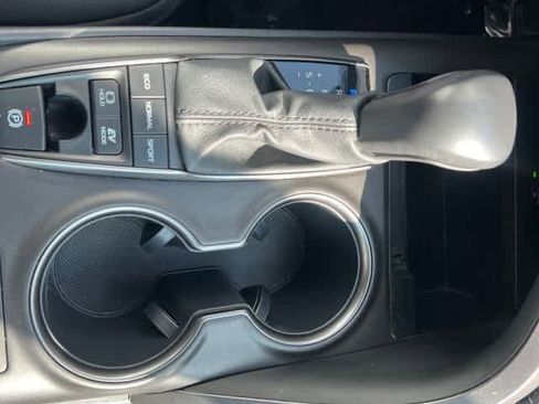 Used 2022 Toyota Camry XSE image 28