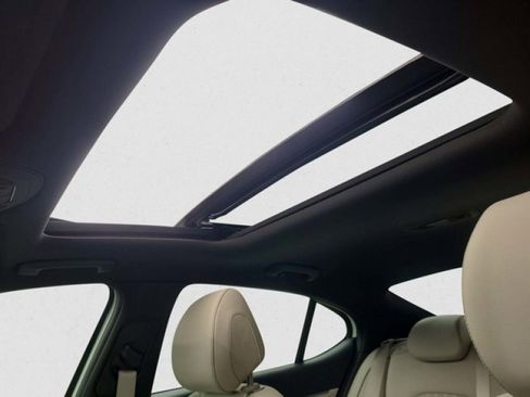 Used 2023 Genesis G70 2.0T w/ Sport Prestige Package image 13