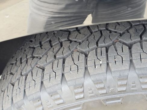 Used 2025 GMC Yukon AT4 Ultimate w/ LPO, Floor Liner Package image 33